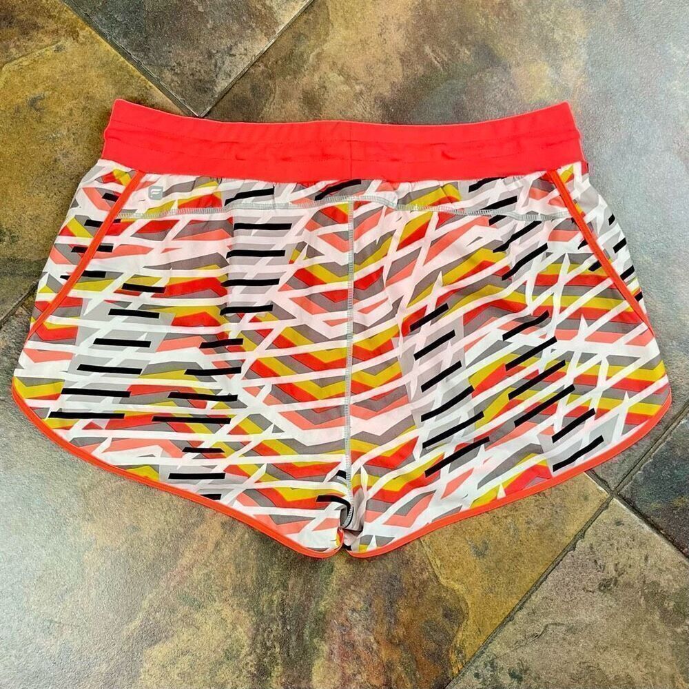 Fabletics Suva Run Shorts Large - Picture 9 of 10